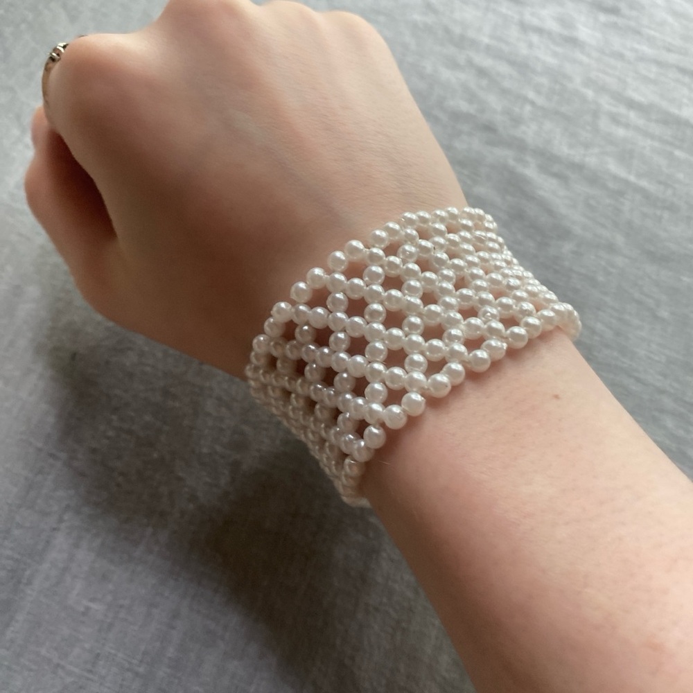 Elegant Pearl Bracelet